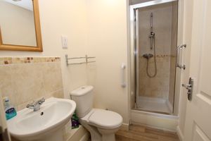 Shower room- click for photo gallery